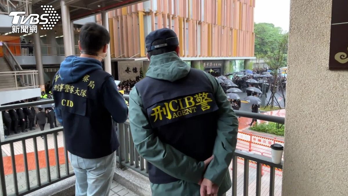 警方佈署蒐證。(圖/TVBS)