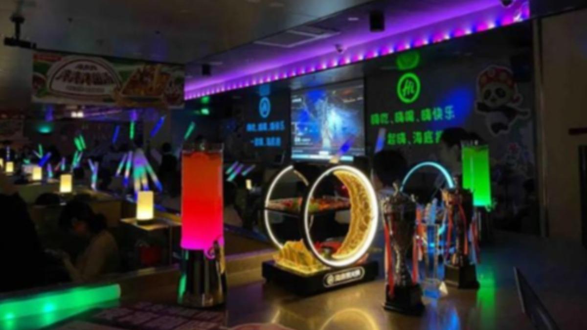 大陸海底撈走夜店風。（圖／小紅書）