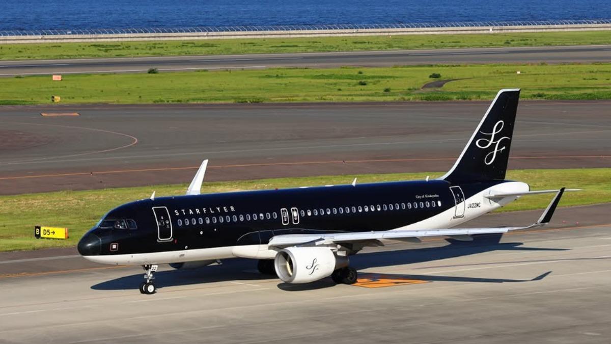 星悅航空採用黑色塗裝。(圖/翻攝自星悅航空IG)