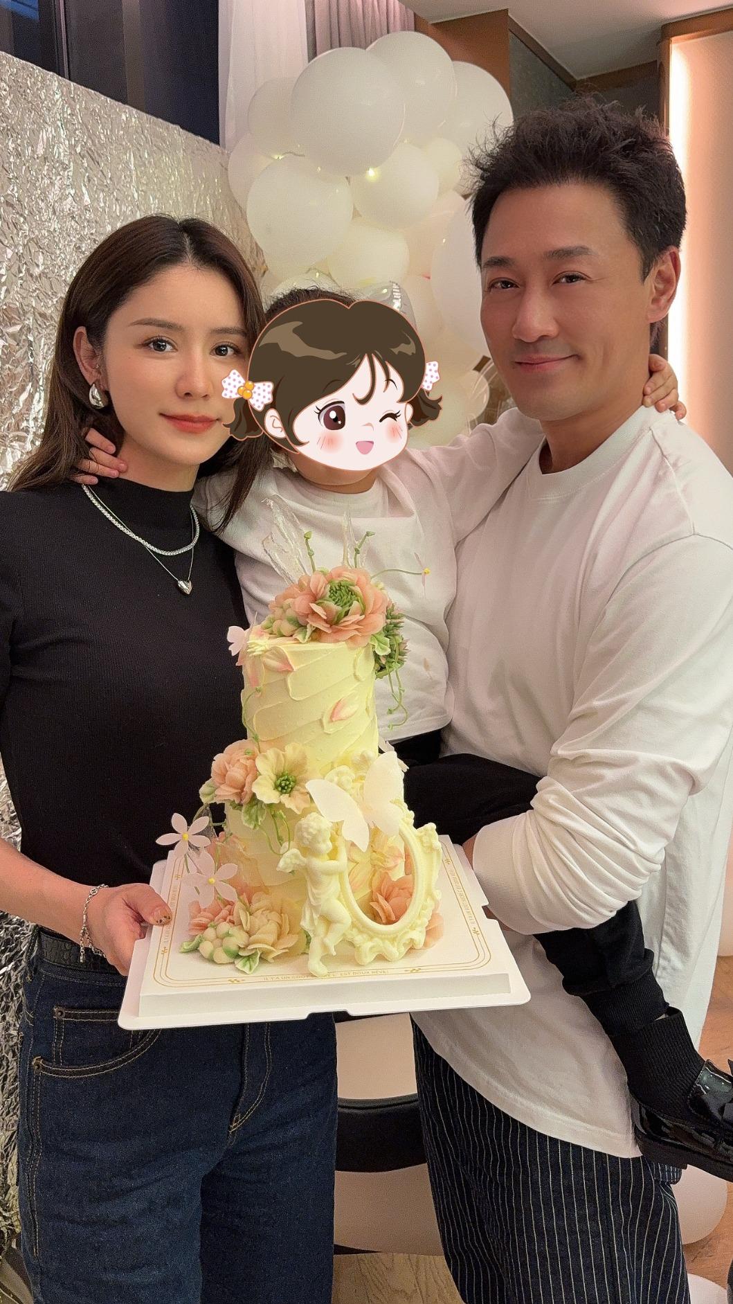 林峯疼女兒。（圖／翻攝自張馨月Carina微博）