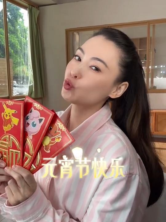 張柏芝元宵影片嘟嘴賣萌。（圖／翻攝自張柏芝微博）