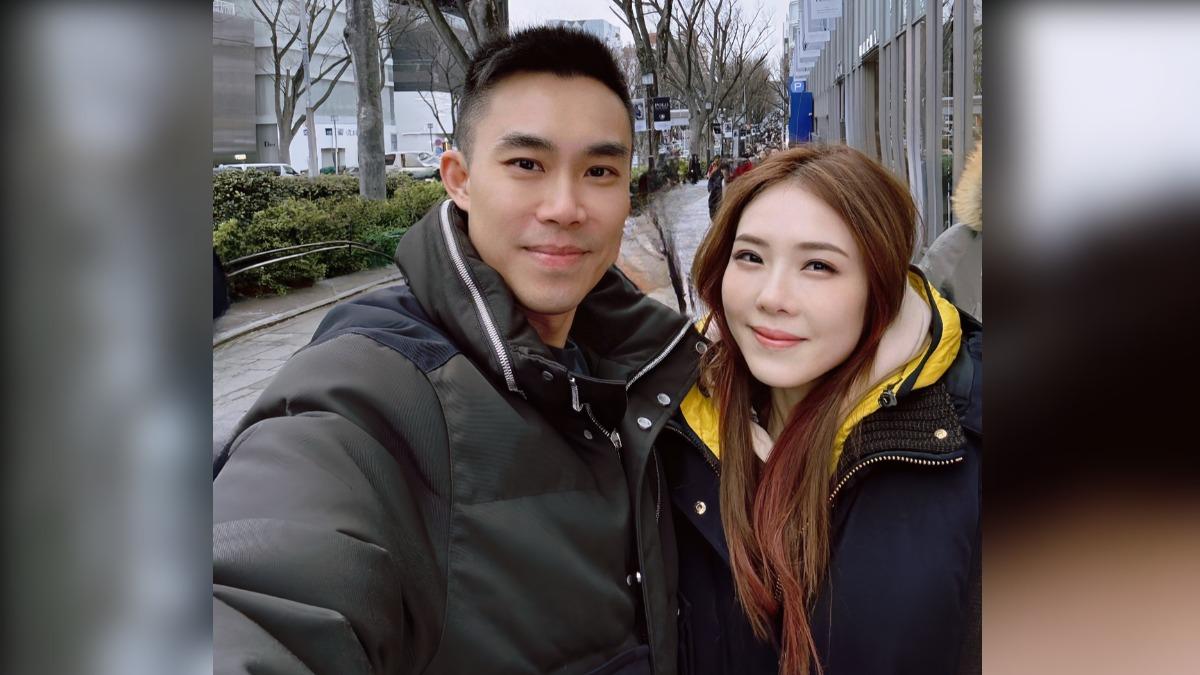 吳申梅和老公在日本意外欣賞到初雪。(圖/吳申梅提供)