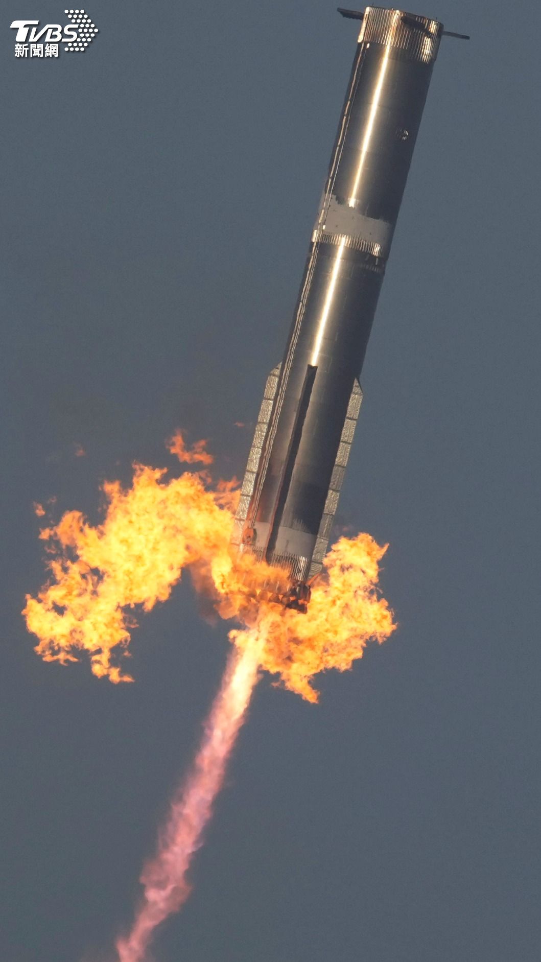 SpaceX星艦雖成功升空但後續仍爆炸解體。(圖/達志影像美聯社)
