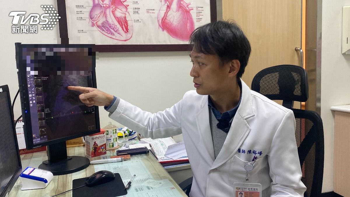 29歲患者因高血壓未服藥,加上生活作息不正常,心臟三根動脈血管都嚴重阻塞。(圖/TVBS)