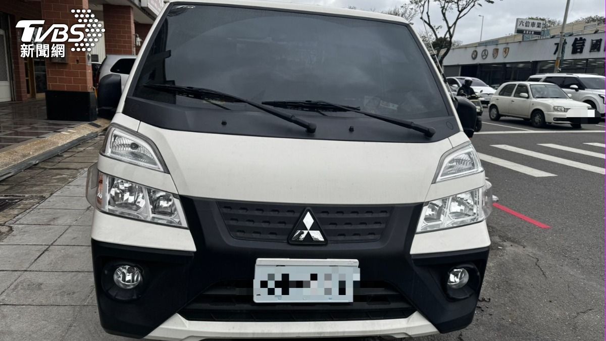 小貨車駕駛賴男被開3張罰單。(圖/TVBS)