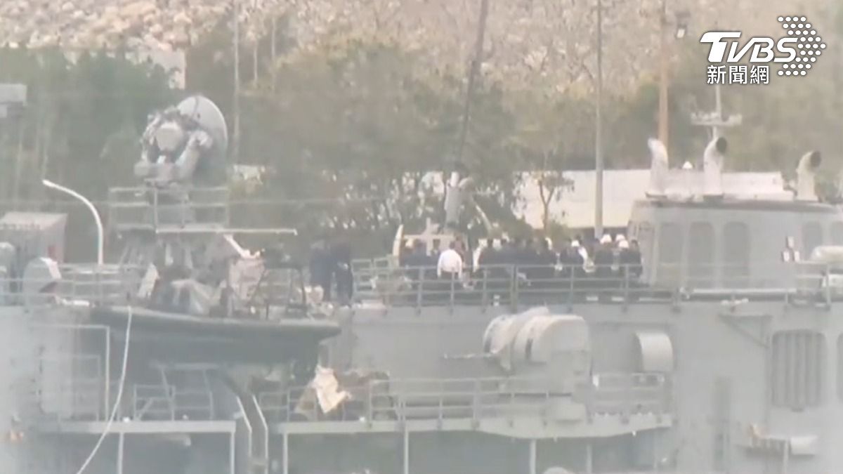 海軍張騫軍艦今(7)日上午在南部外海進行76快砲對空射擊訓練時,發生膛炸意外。(圖/TVBS)