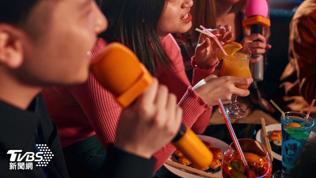 喊破喉嚨是真的!年輕人夜唱送急診 醫5症狀示警:小心氣胸