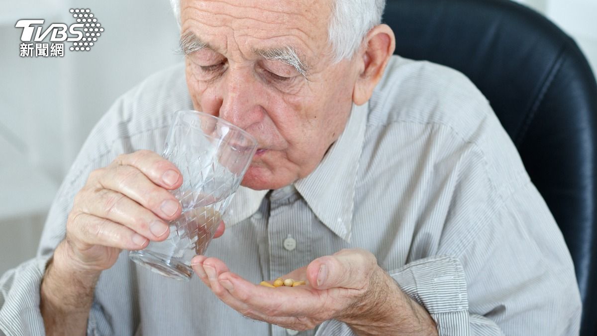 7旬翁吞嚥困難檢查無異狀!1方法揪出癌復發 醫揭適用癌症