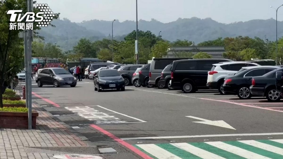 停車蟑螂、車床族霸車位 國道服務區擬「停2小時」超時罰款