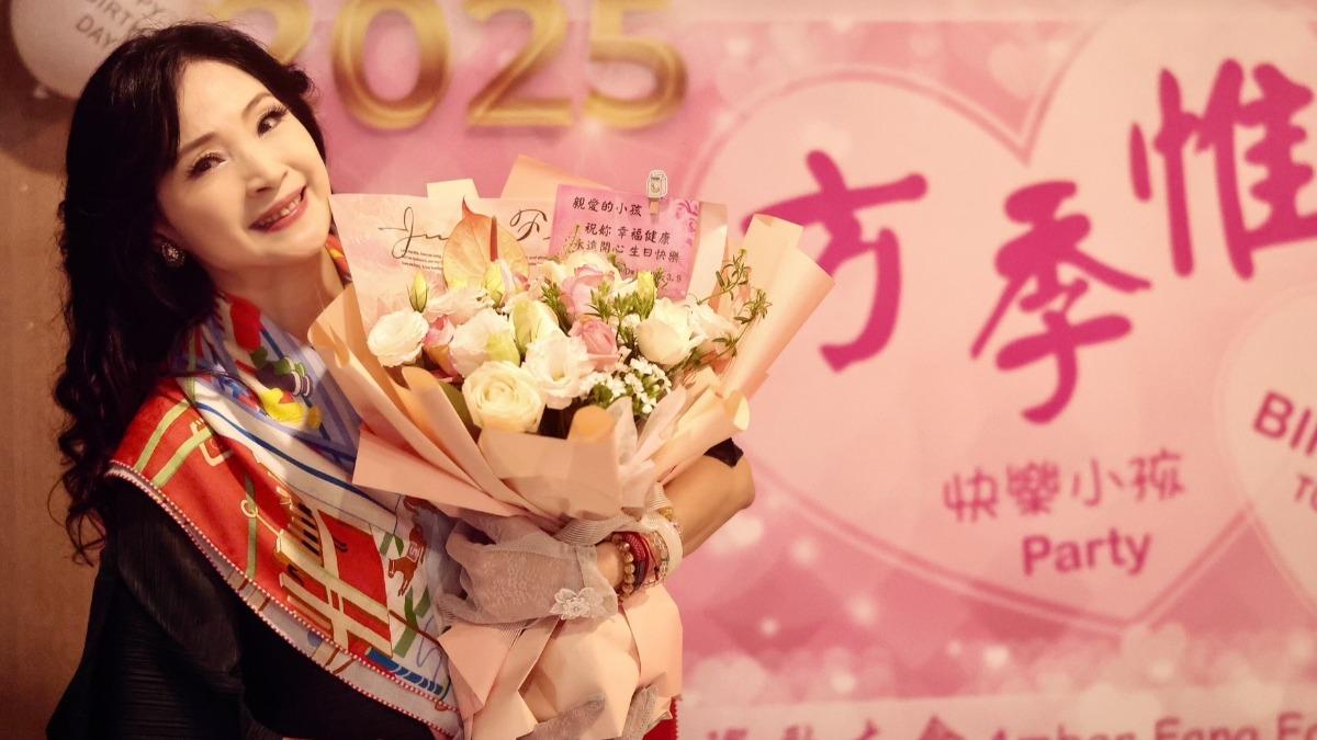 玉女歌手竟然58歲了!凍齡模樣曝光 國際粉絲驚呆「美成這樣」