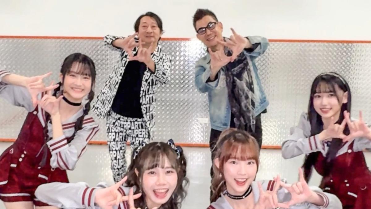 AKB48 Team TP跟任賢齊、九孔。(圖/好言娛樂提供)