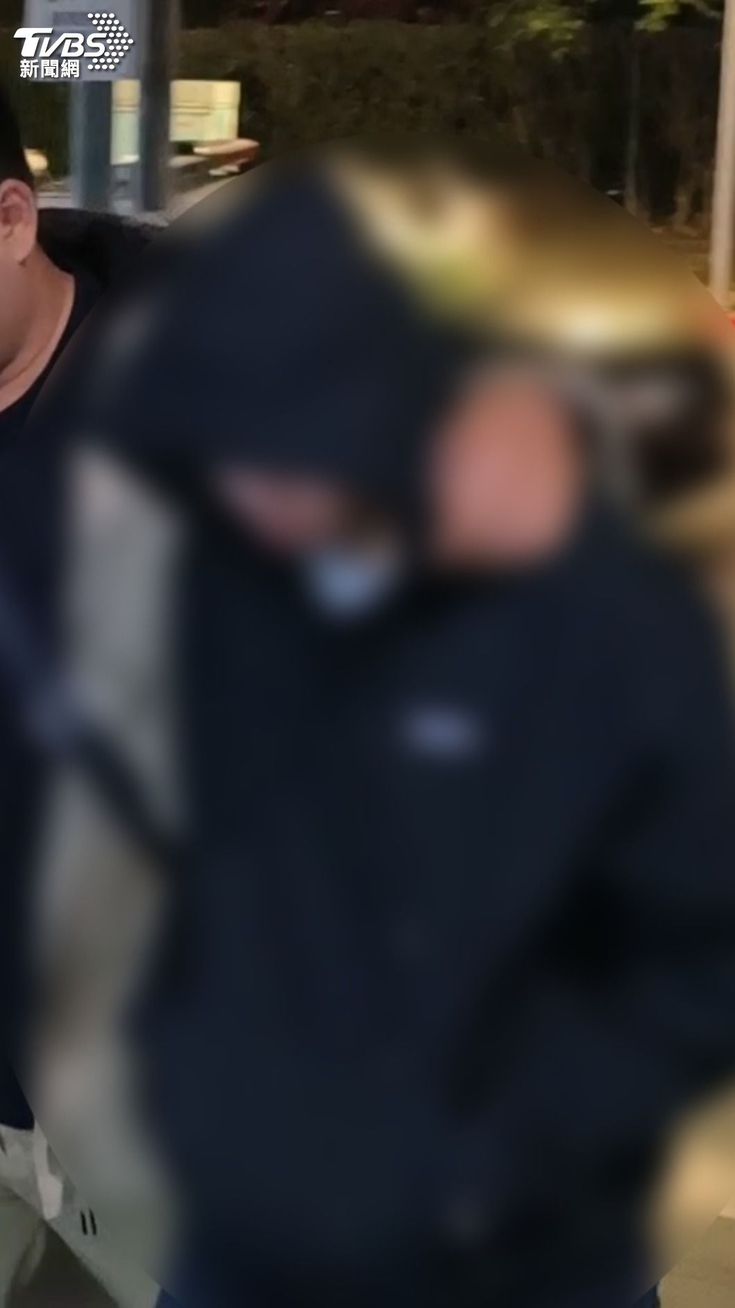 萬華分局警方帶回涉案青少年。（圖／陳冠宇攝）