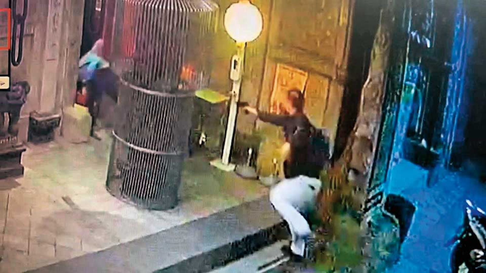 萬華在地幫派角頭為爭奪地盤，時常開槍、鬥毆。（圖／翻攝畫面）