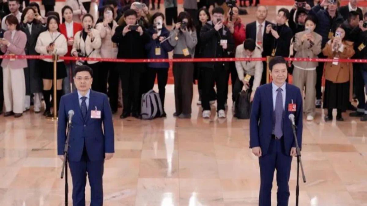 海爾集團首席CEO 周雲杰 vs. 小米創辦人 雷軍。（圖／央視）