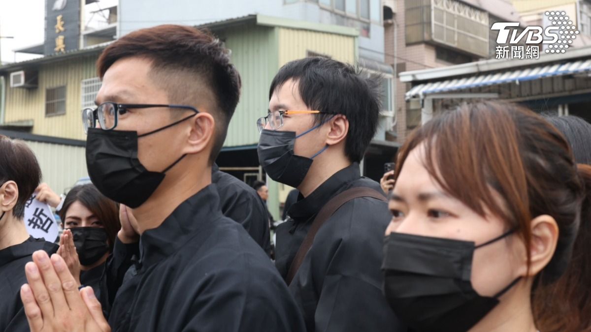 柯承發長孫、柯文哲兒子柯傅堯（圖中）列為首位孝孫。（圖／潘建樺攝）