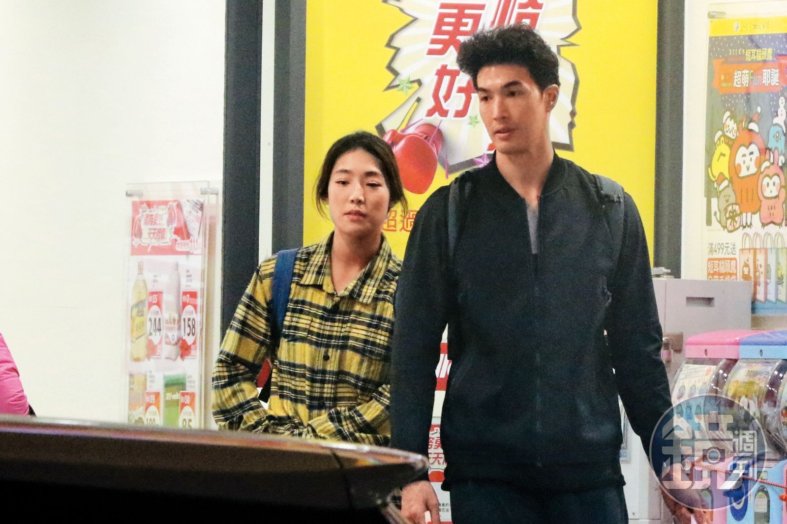 錦榮(右)的女人緣極好,曾和韓裔美籍女星Kirstin Leigh(左)交往五年,兩人還一起在美國好萊塢尋求發展機會。(圖/鏡週刊)