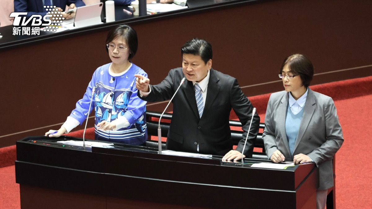 傅崐萁拍桌轟讓台積電出走 卓榮泰反諷「你代表中央政府嗎?」