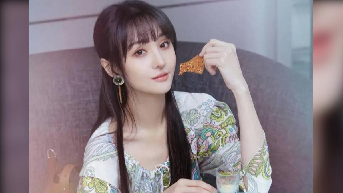 鄭爽被爆為了拿美國綠卡當小三。(圖/取自微博)
