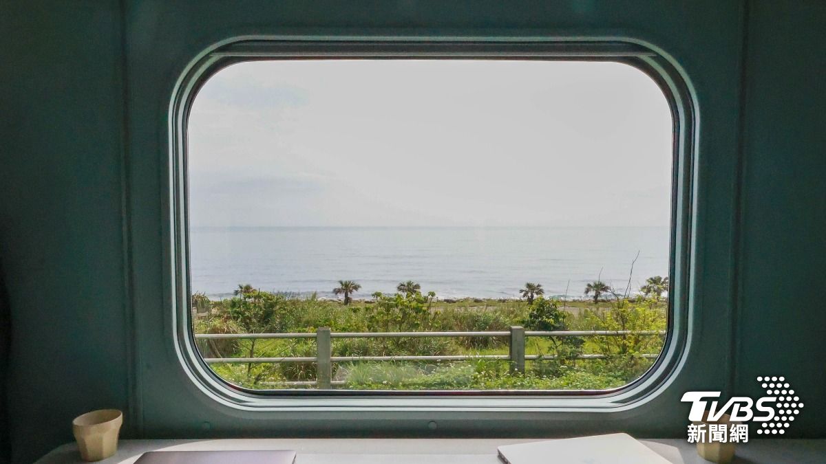 「海風號」觀光列車推出夏季路線。（圖／華子琛攝）