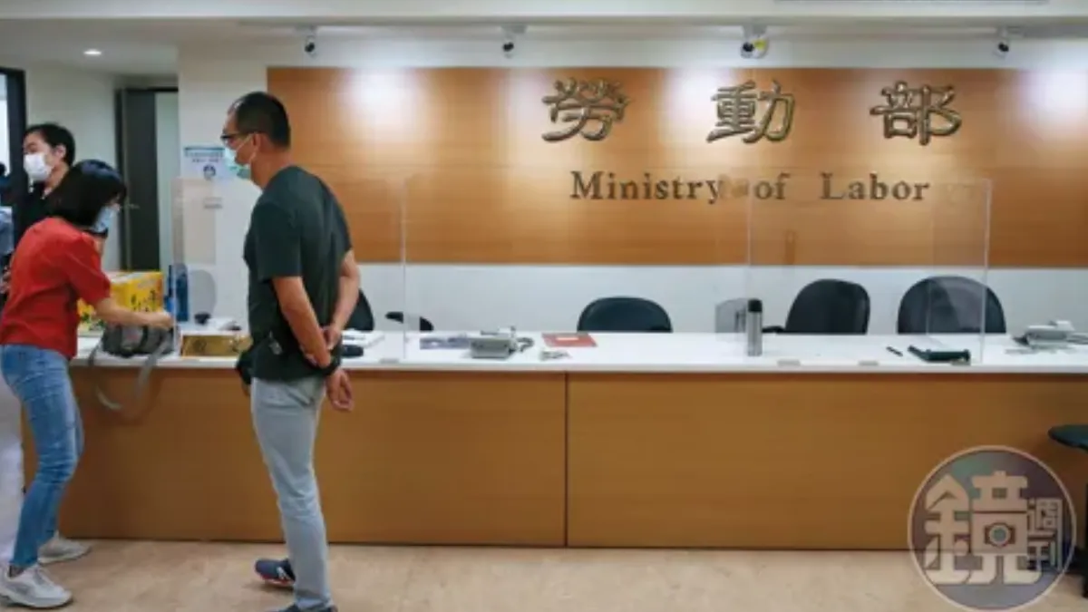 雇主認為勞動部只會維護移工權益，把責任都推給雇主，卻沒有相關配套措施來遏止惡質看護入境撈金。（圖／鏡週刊）