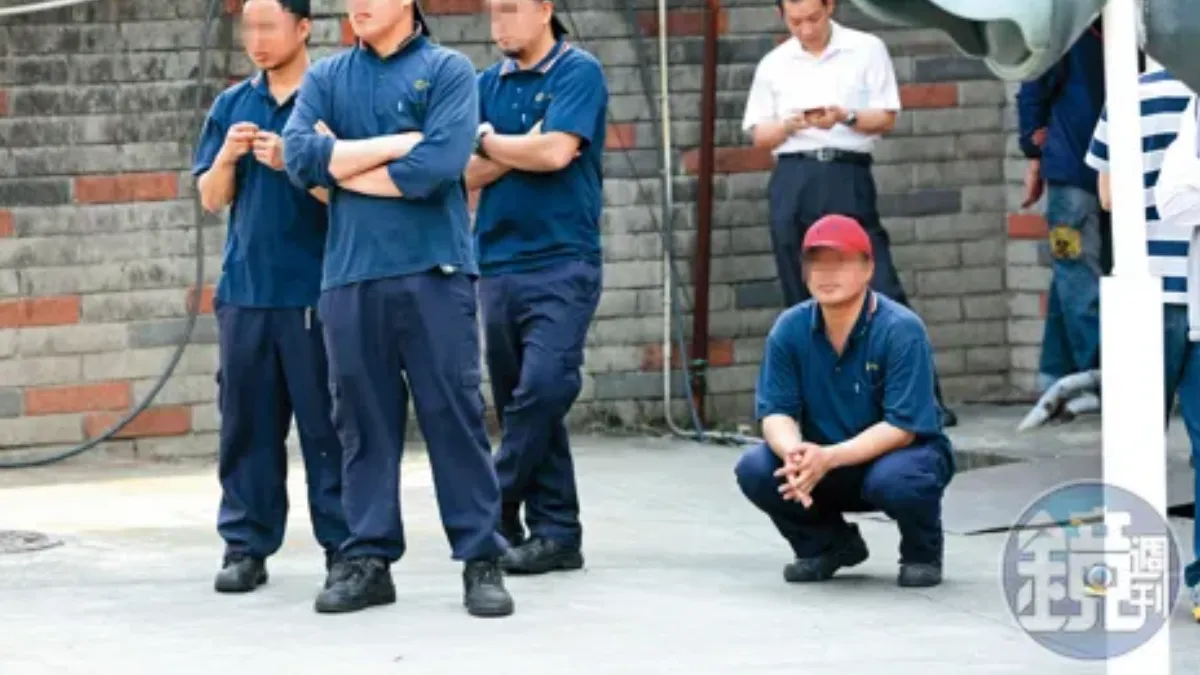 仲介小丘指出，外籍廠工發展出合法打黑工模式，相關單位卻都無法可管。（示意圖，非當事移工／鏡週刊）