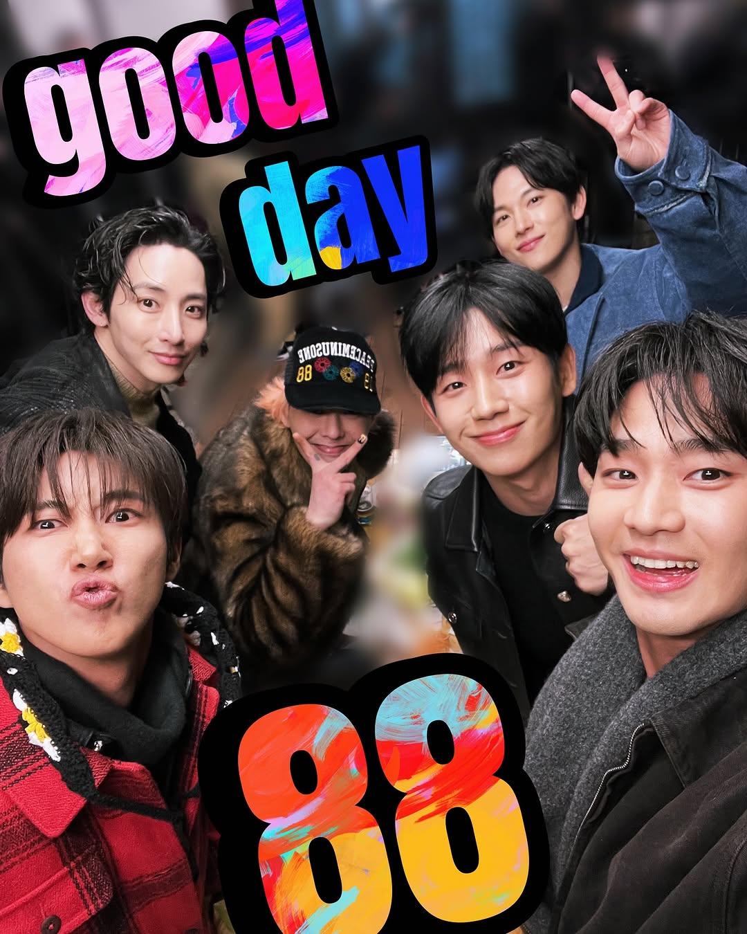 金秀賢(最右)以「88 LINE」身分參與GD綜藝。(圖/翻攝自黃光熙IG)