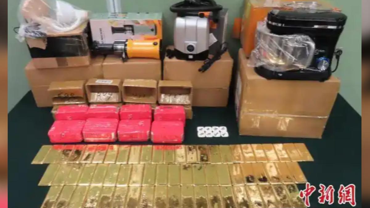 香港海關破獲歷年來最大宗的黃金走私案,共有64條、總重量約64公斤的金條,市值高達新台幣1.9億元。(圖/中新網)