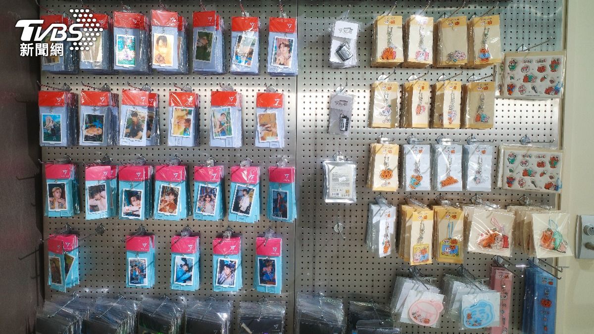 赴韓旅遊必逛的k-pop商店也可以使用台灣全支付付款。(圖/王馨儀攝)