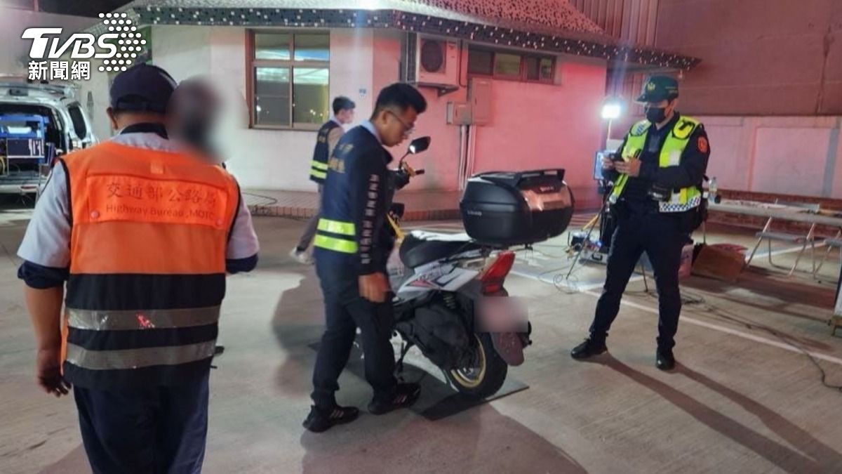 用路人注意!台南深夜交通大執法 違規秒噴5400元