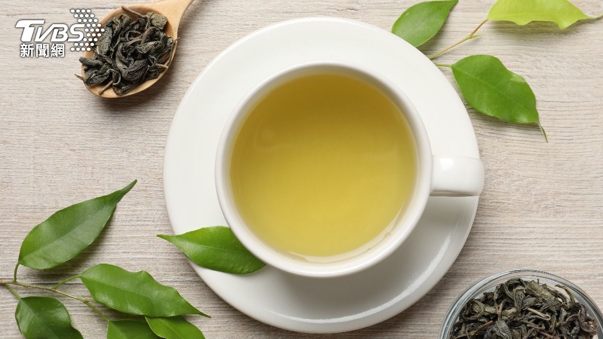 每天喝3杯以上的綠茶有助於預防失智。(示意圖/達志影像shutterstock)