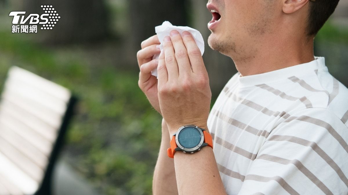 連打3個噴嚏「椎動脈破裂」！35歲男慘中風　醫驚：差點沒命