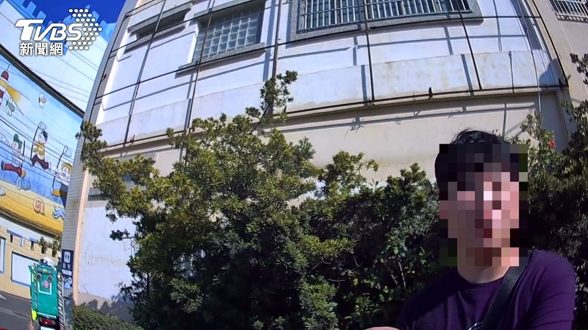 韓國男大生9日到知名景點「高美濕地」遊玩時,不小心將手機掉在計程車上。(圖/TVBS)