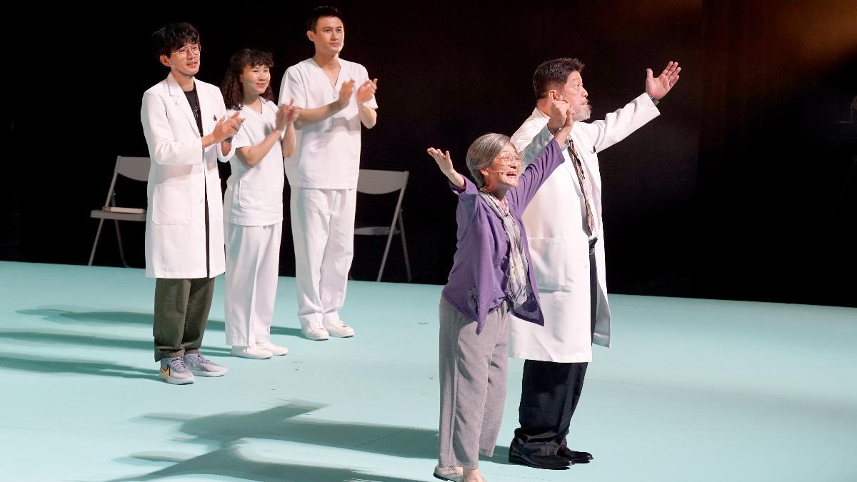 71歲譚艾珍宣布退休!慘遭詐騙「頓悟人生」 演藝生涯畫下句點
