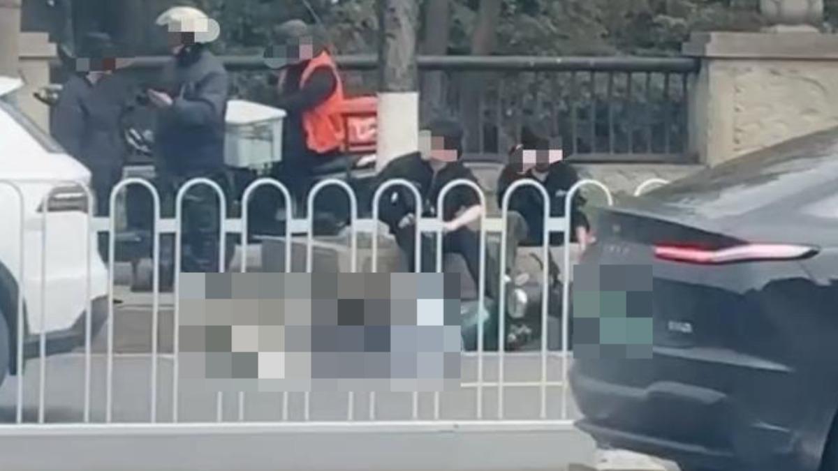 校車緊逼…24歲女舞蹈老師遭「撞倒輾斃」 口鼻全是血慘死輪下