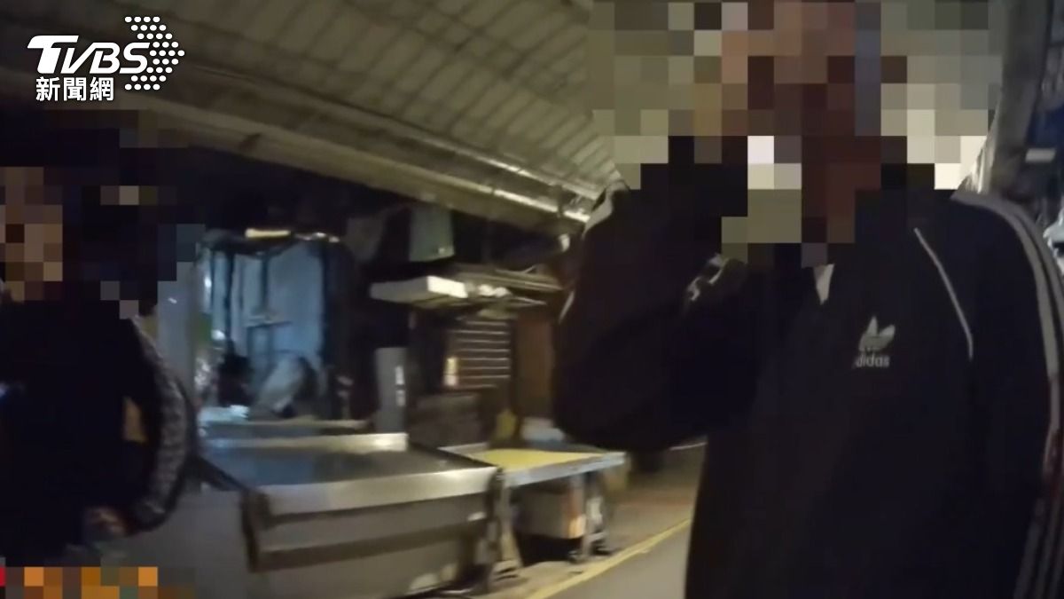 接女友門口抽菸遭毆 新北男「門牙被打斷」求救警:偶受傷惹