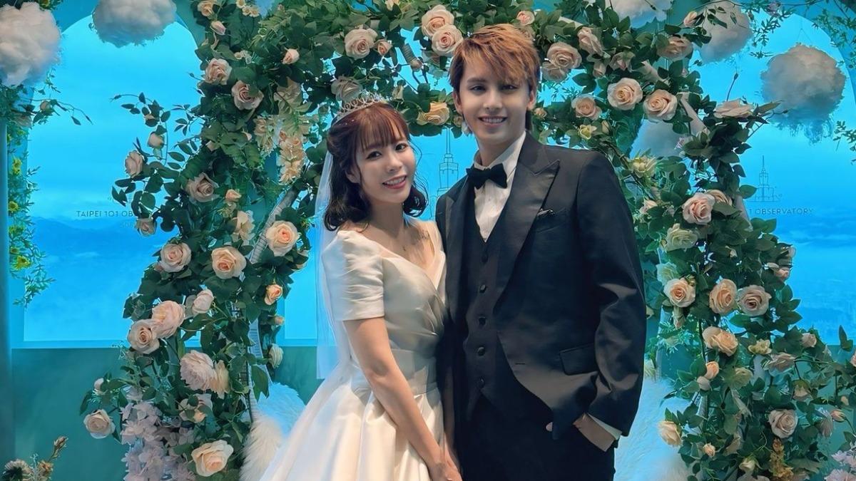 賈永婕見證！田亞霍和正妹老婆補辦婚禮　甜喊：結了第二次婚