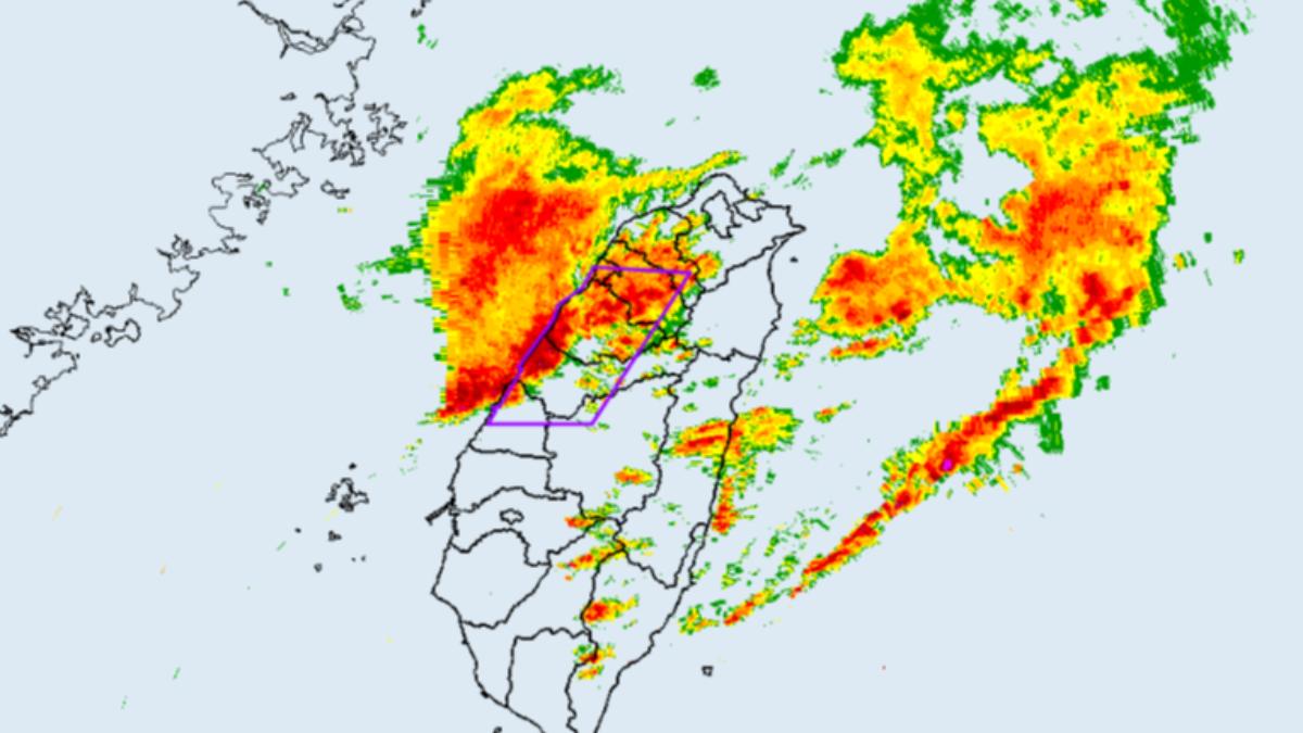 天氣/中部警戒!鋒面通過「大雷雨狂轟7縣市」 慎防劇烈降雨