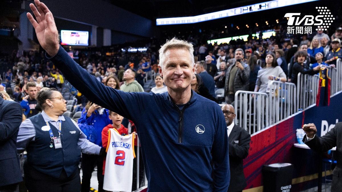 NBA/柯瑞狂砍28分!勇士3分險勝尼克 總教頭創隊史新紀錄