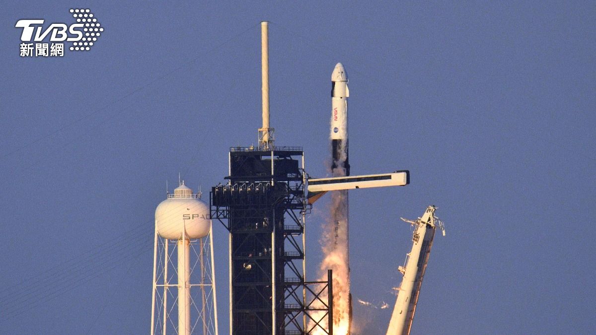2滯留NASA太空人要回家了 SpaceX乘龍號到達太空站