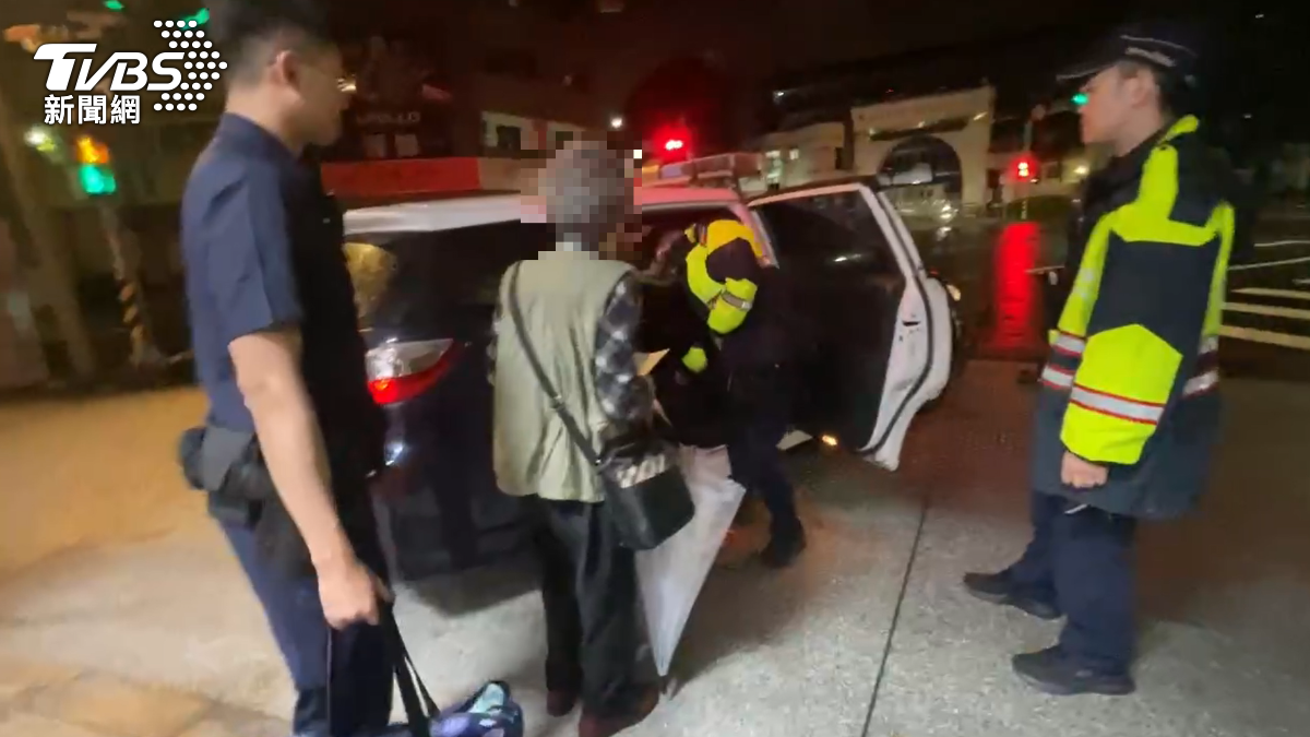 謝姓阿嬤不服老,3日憑著一股熱情,臨時決定南下台中遊玩。(圖/TVBS)