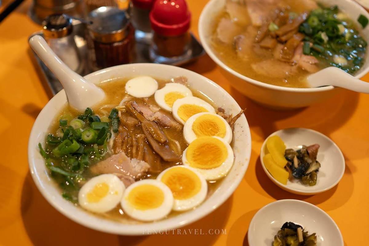 開業50年的拉麵老店「中華そば 一番星」，以豚骨醬油拉麵聞名。（圖／Pengu Travel提供）