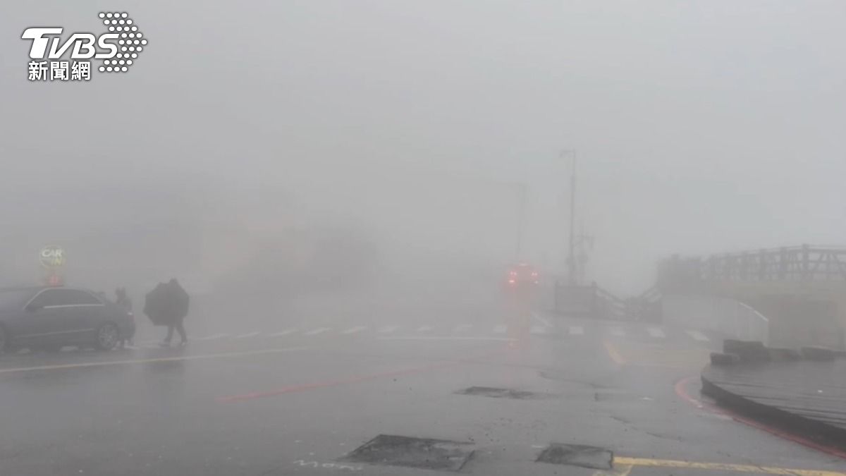 冷氣團發威!合歡山-1˚C「一片霧濛濛」 追雪再等等