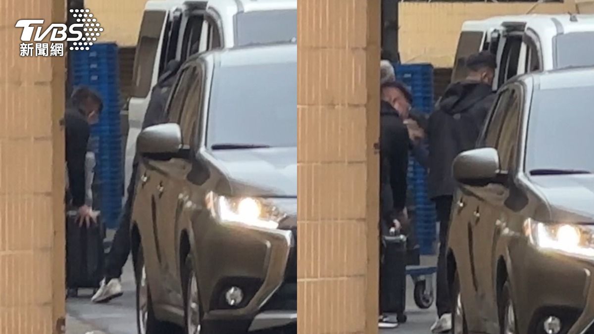 九州博弈集團總裁獲2億交保,小弟搬著現金到銀行清點。(圖/林冠丞攝)