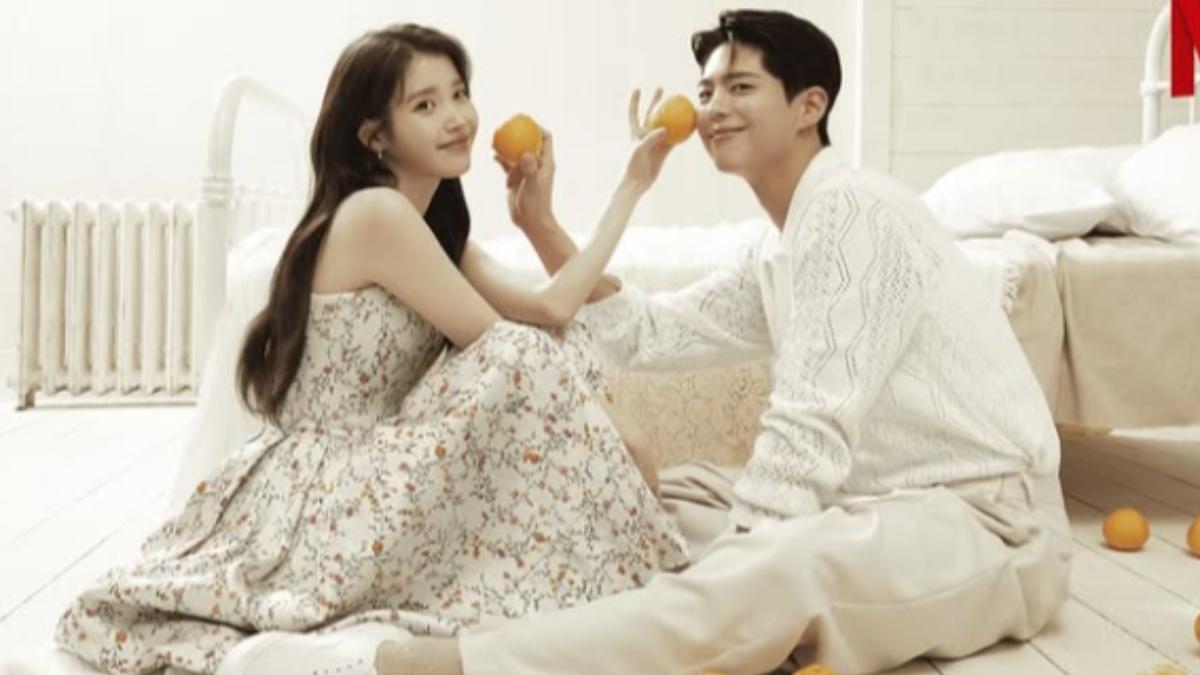 IU、朴寶劍的情侶畫報超養眼。(圖/翻攝自韓國Netflix IG)