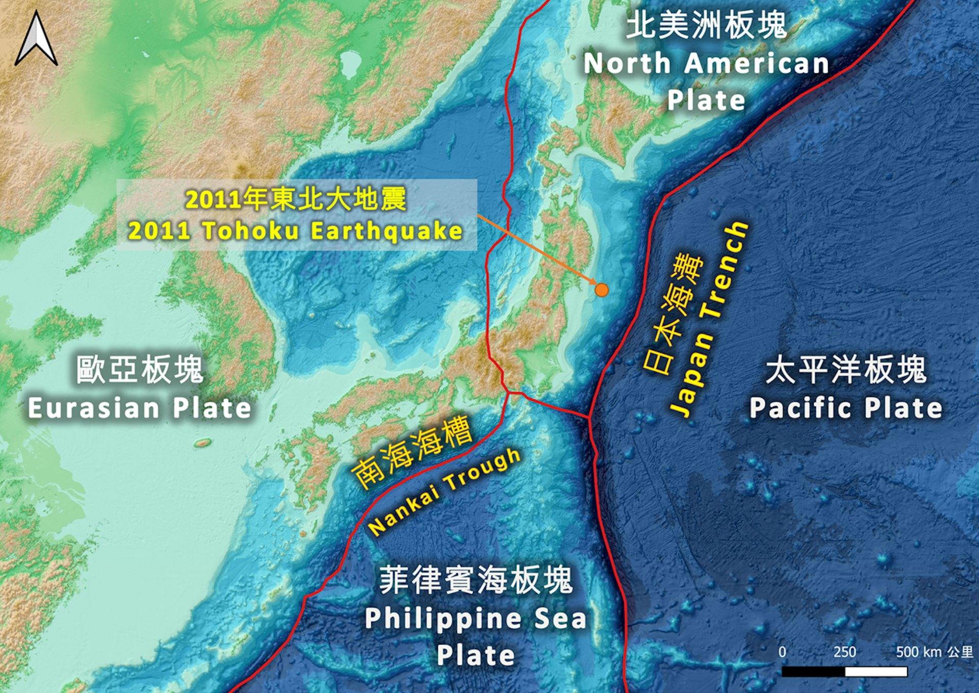 南海海槽、日本海溝和鄰近板塊的位置圖。2011年東北大地震的震中(橙色圓點)近日本海溝沿線。(圖/香