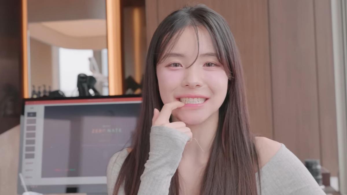 李多慧整牙前。（圖／翻攝李多慧YouTube）