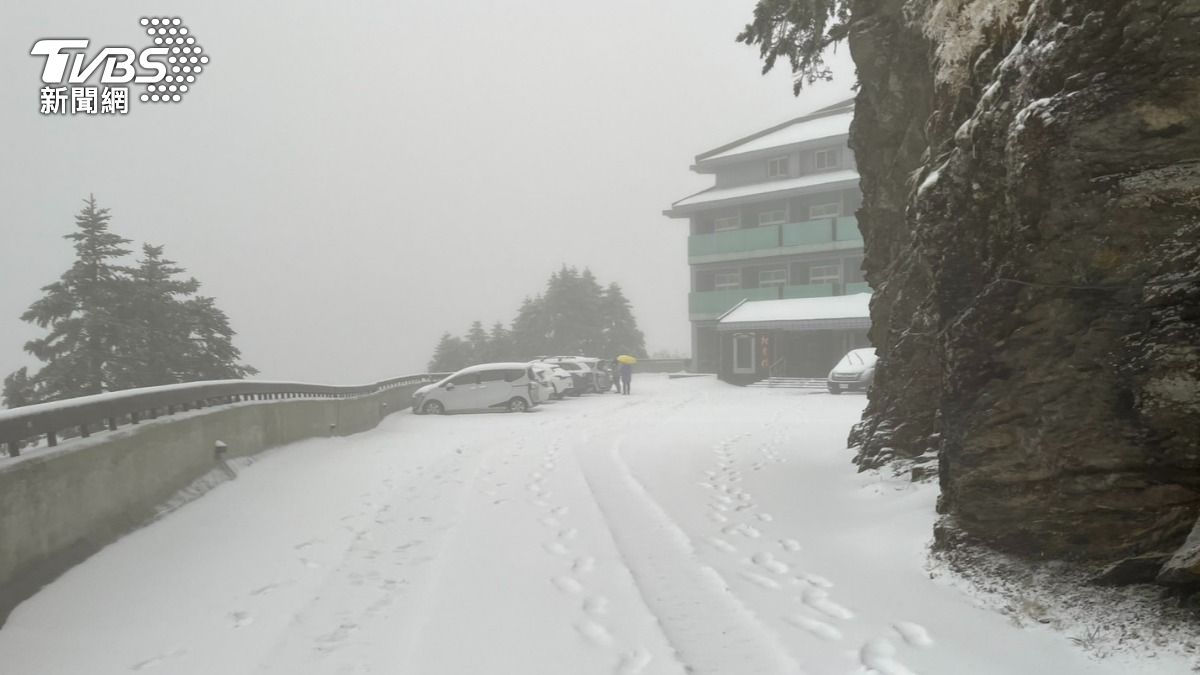 奇萊山17人遇大雪受困!男山友趴雪地亡 救援困難重重