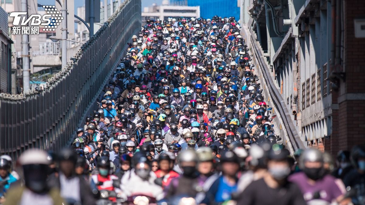 機車數破1466萬輛是因為台人愛騎車?網紅嘆:抄日本答案卻拿0分
