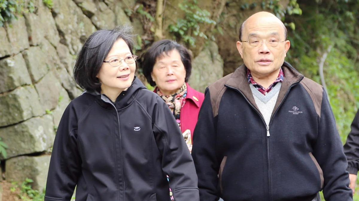 蔡英文、蘇貞昌揪爬山現「英蘇結盟」?賴系立委:運動是好事