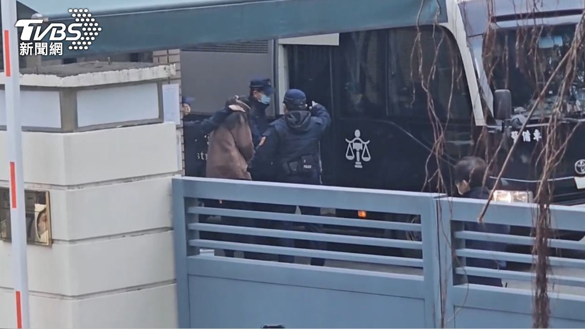 保母辯護人爆「剴剴」會自傷 檢公布保母姊妹對話:修理A童